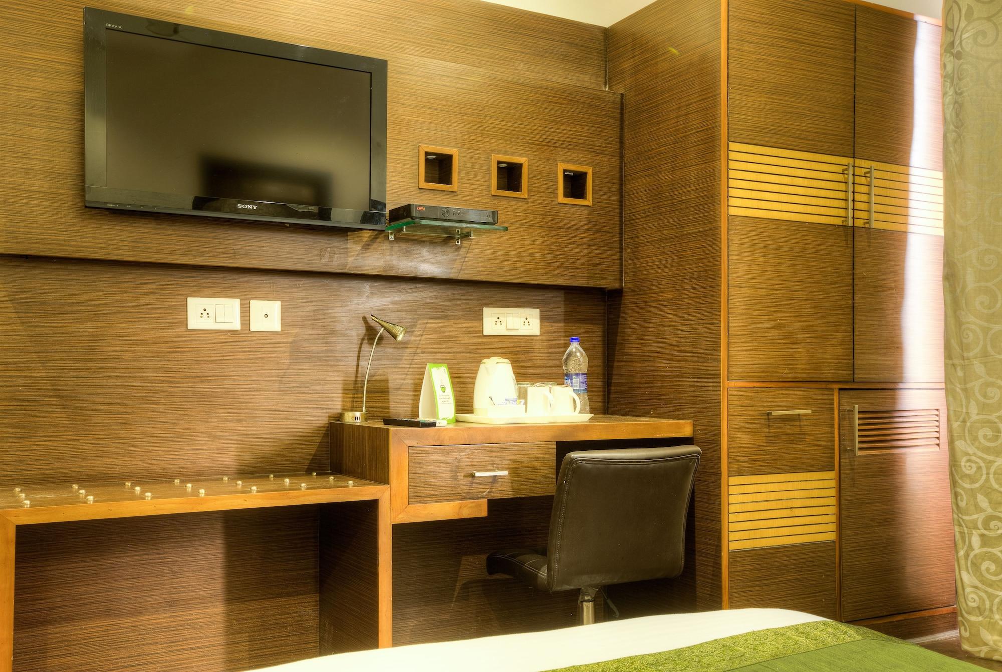 Treebo White Castle, Gurgaon Hotel Exterior photo