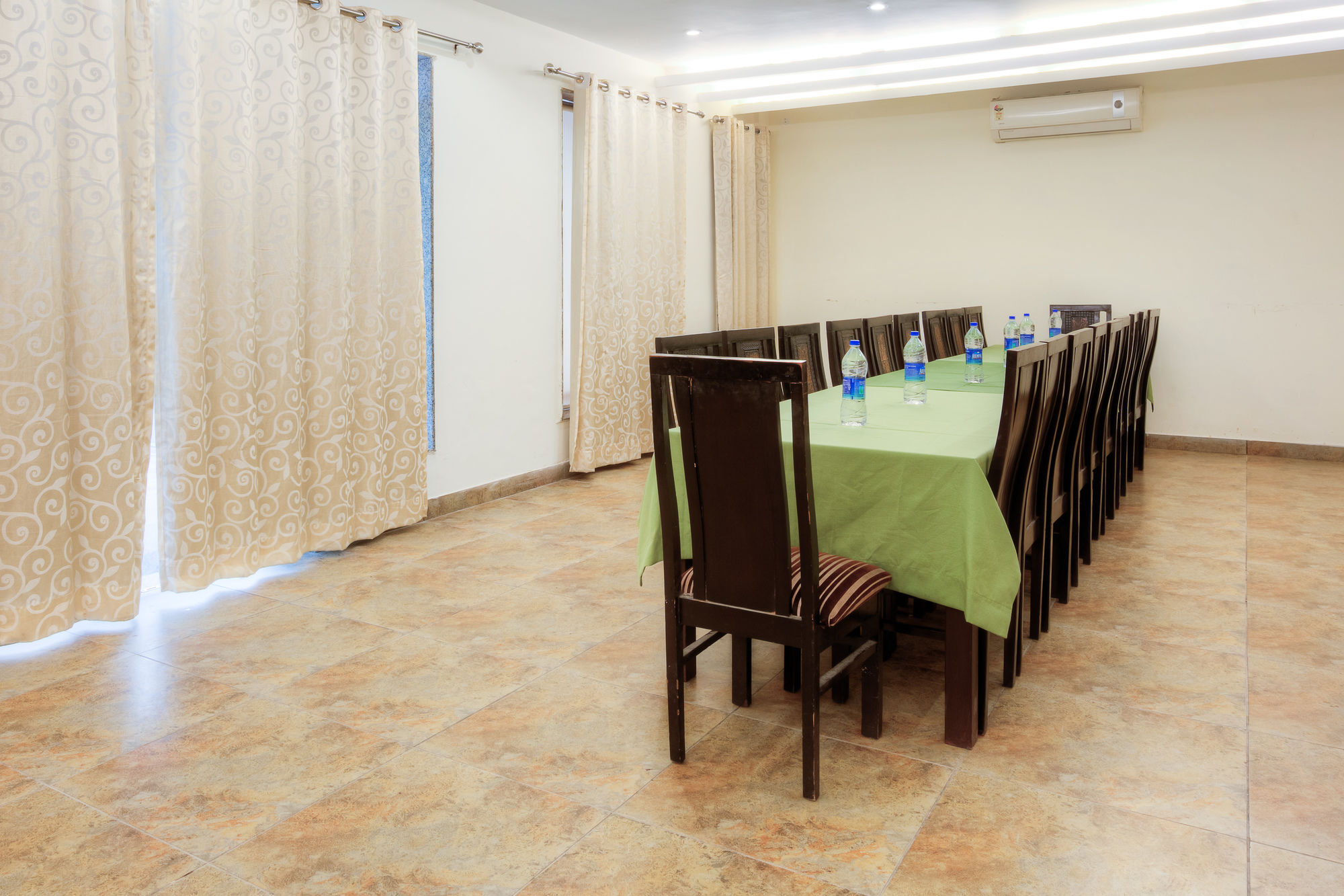 Treebo White Castle, Gurgaon Hotel Exterior photo